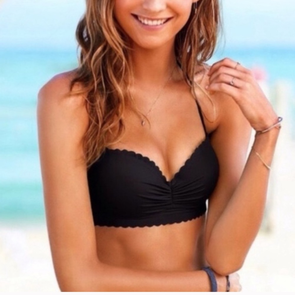 Victorias Secret | Scalloped Halter Swim Top